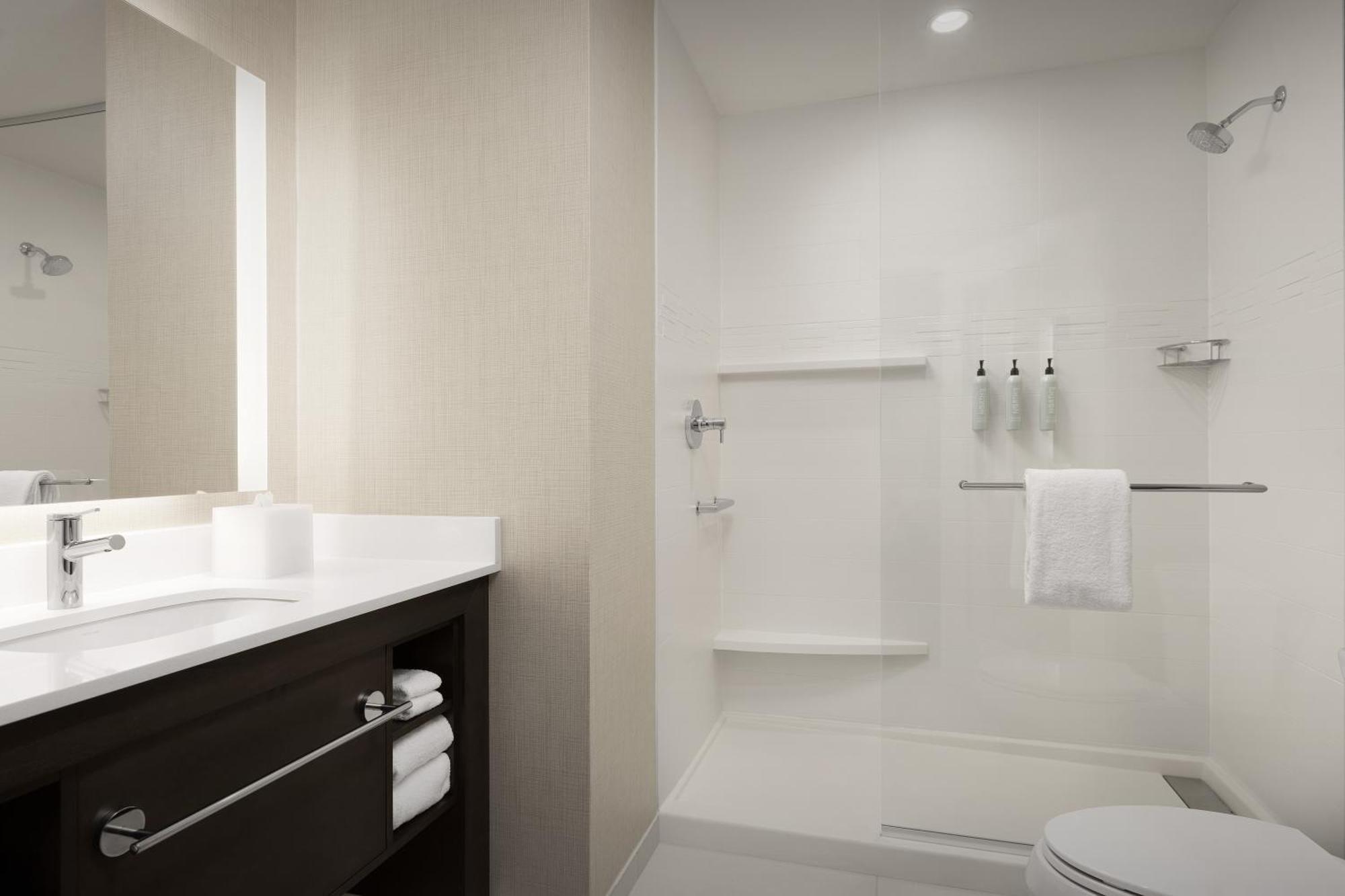 Residence Inn Kenwood Екстериор снимка